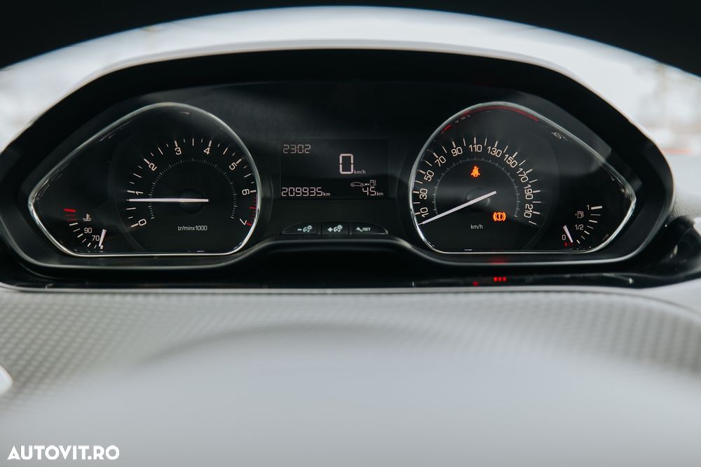 Peugeot 2008 PureTech 82 Access - 13