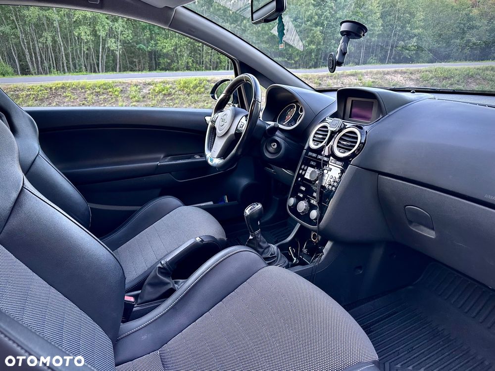 Opel Corsa 1.6T OPC - 14