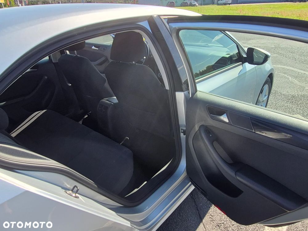 Volkswagen Jetta 1.6 TDI BMT Comfortline - 13