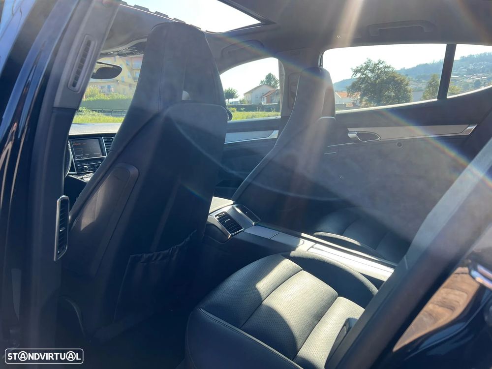Porsche Panamera Platinum Edition - 13