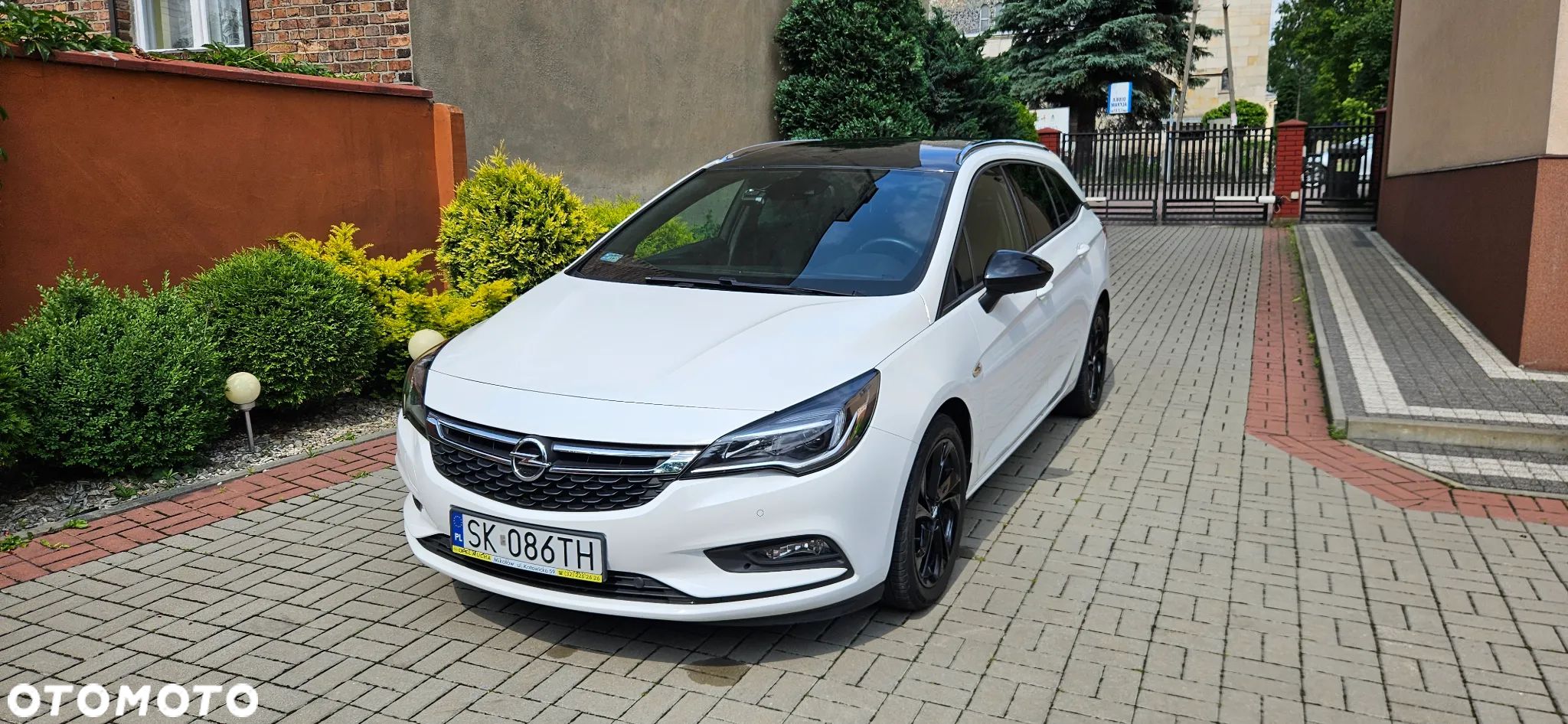 Opel Astra V 1.4 T Elite - 1