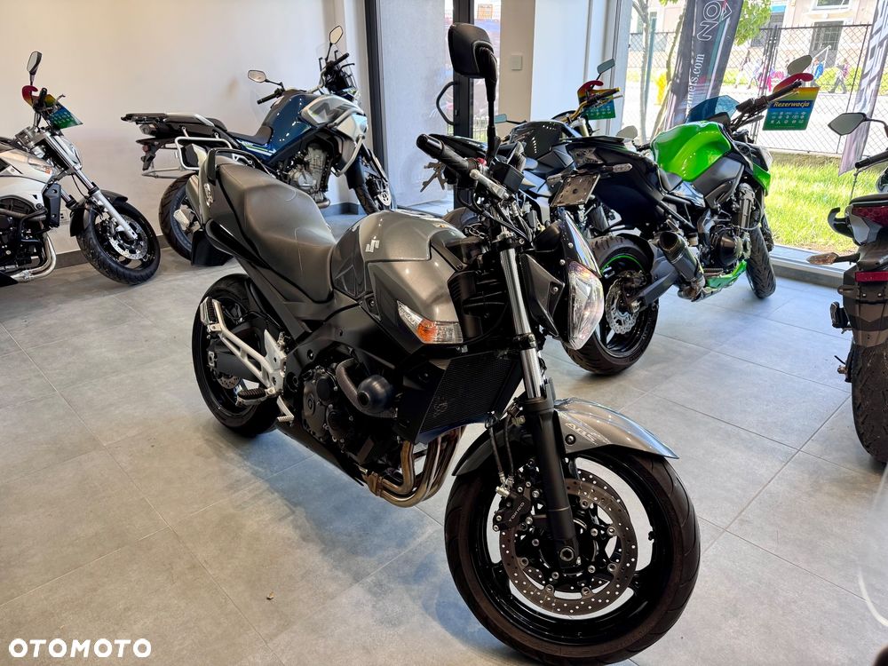 Suzuki GSR