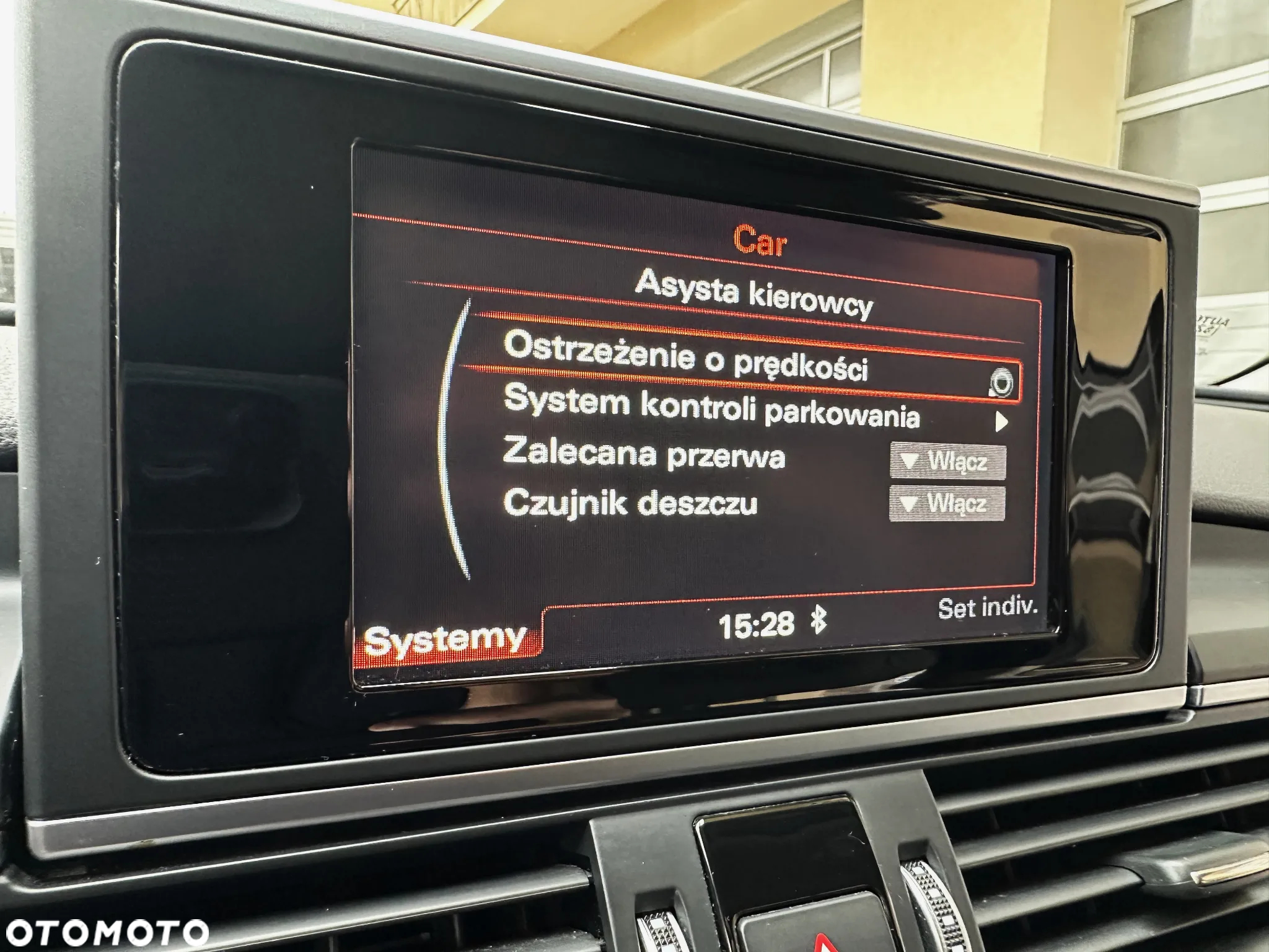 Audi A6 Avant 2.0 TDI Ultra S tronic - 32