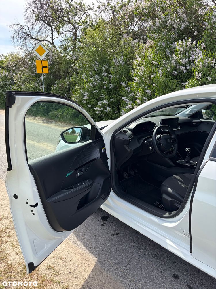 Peugeot 208 1.5 BlueHDi Signature S&S - 10