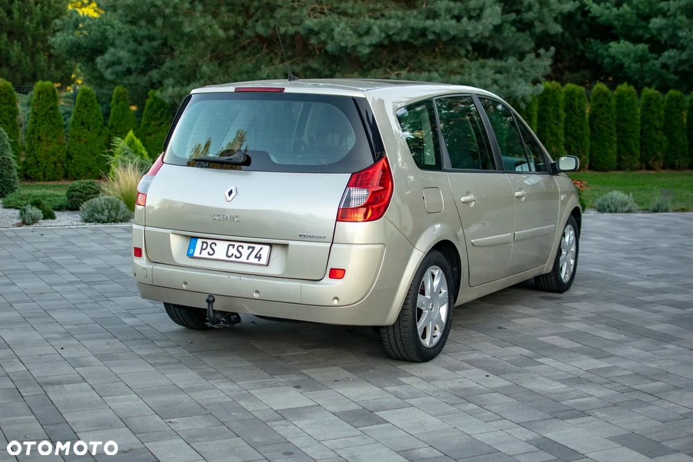 Renault Grand Scenic - 26