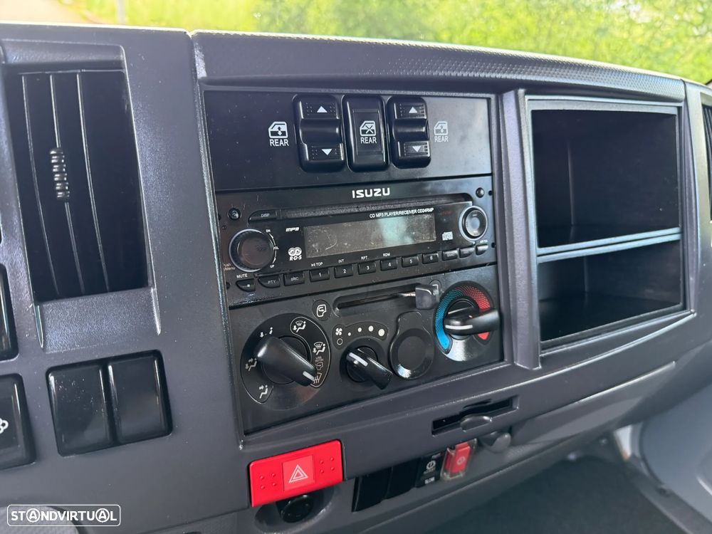 Isuzu NLR 35.150 C.DUPLA BASCULANTE - 18