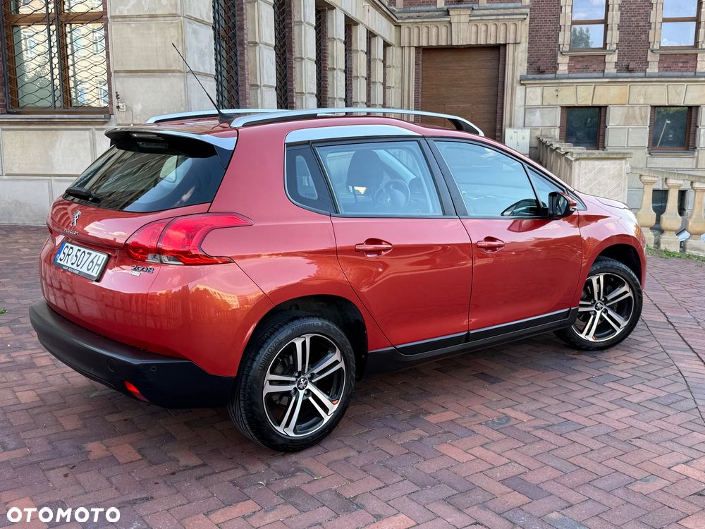 Peugeot 2008 1.2 Pure Tech Style S&S - 28