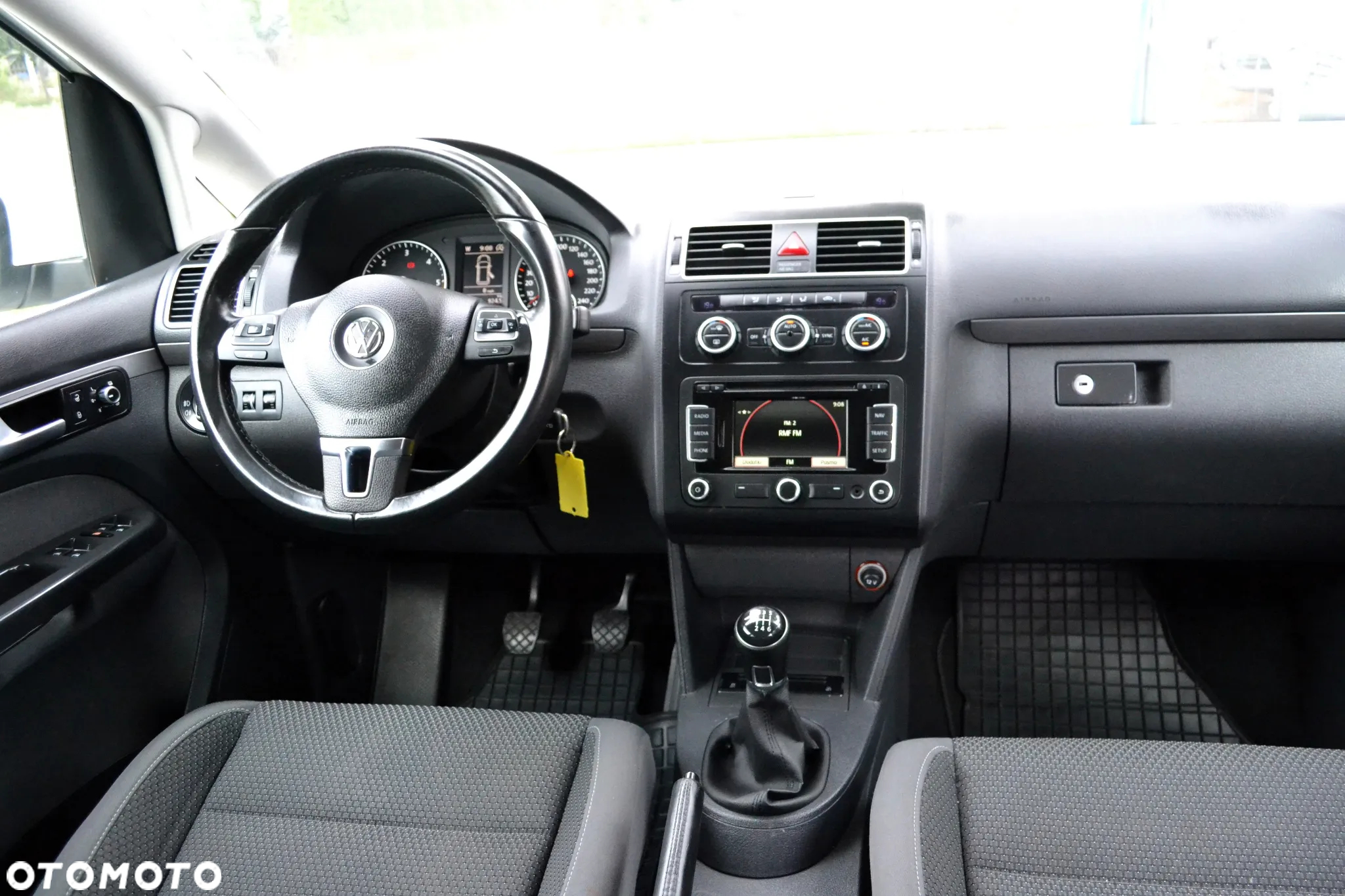 Volkswagen Touran 1.6 TDI DPF BlueMotion Technology Trendline - 7