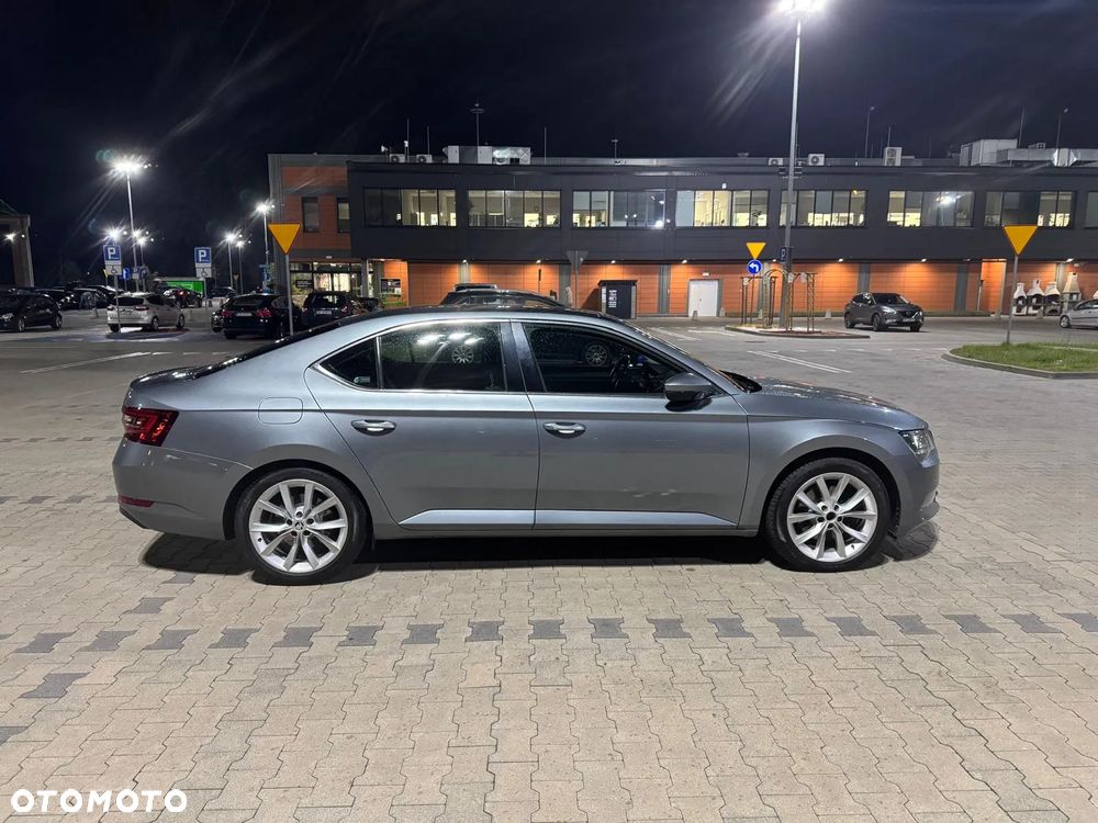 Skoda Superb 2.0 TDI 4x4 Ambition DSG - 4