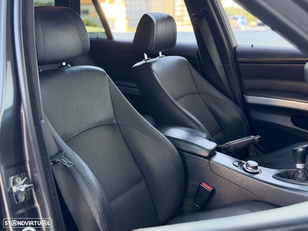 BMW 318 d Pack M - 21