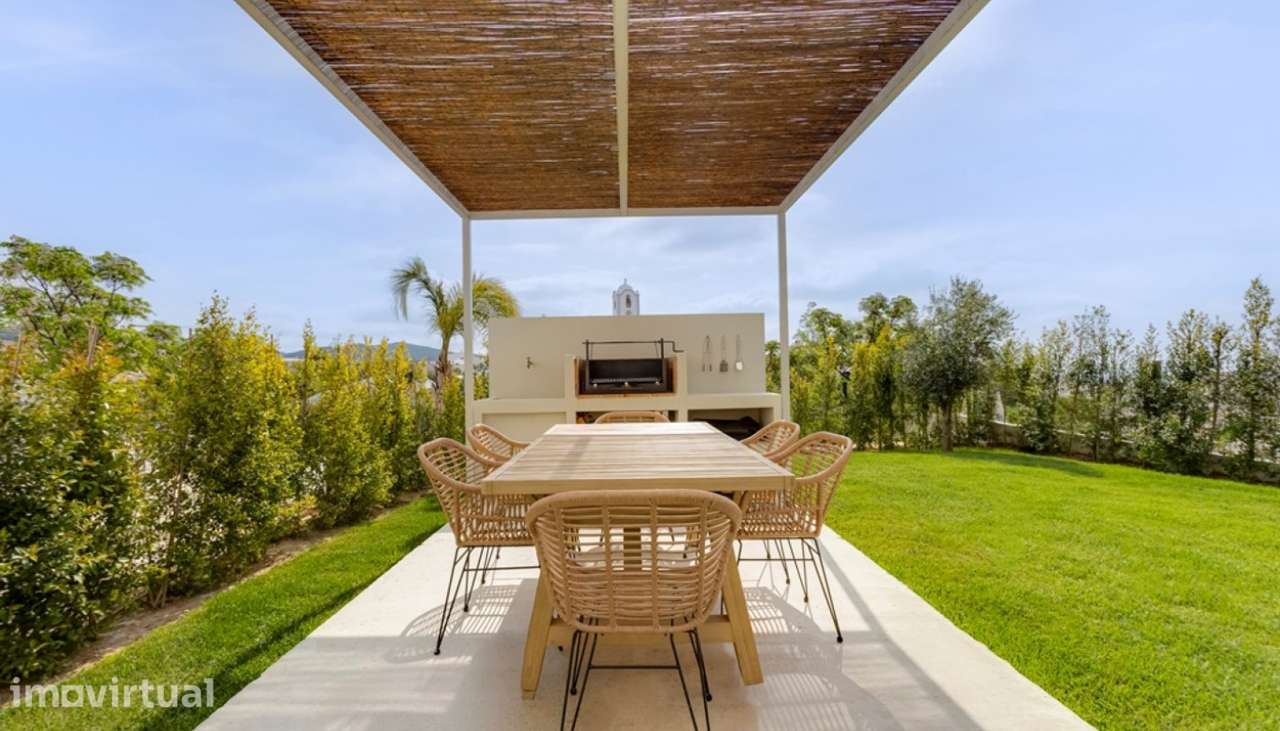 Luxuosa Moradia V3, à venda em Santa Bárbara de Nexe, Algarve - Grande imagem: 2/28