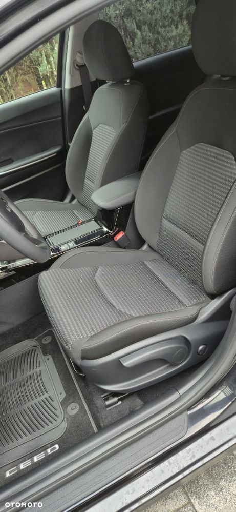 Kia Ceed - 6