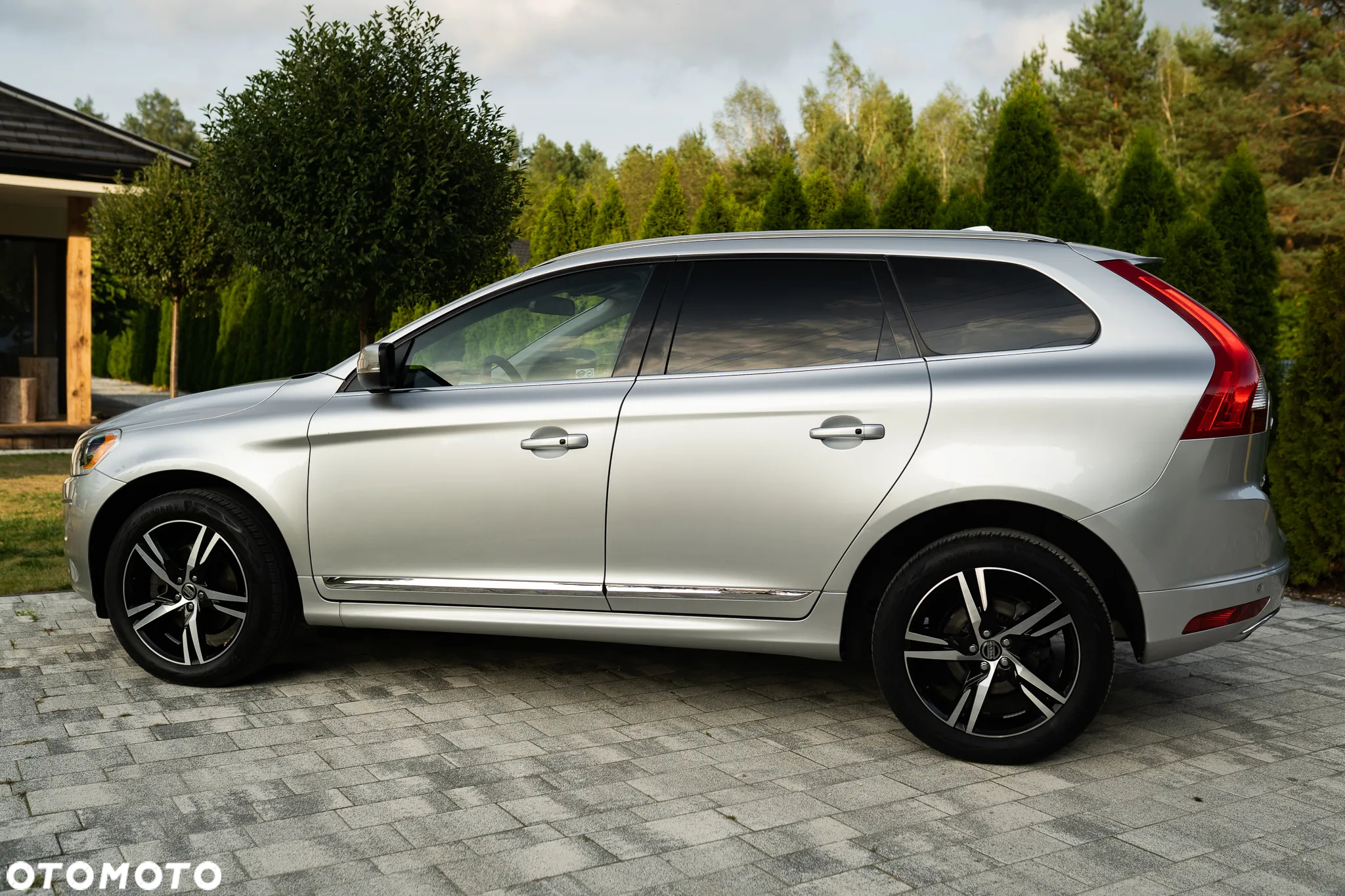 Volvo XC 60 T5 Drive-E Momentum - 4