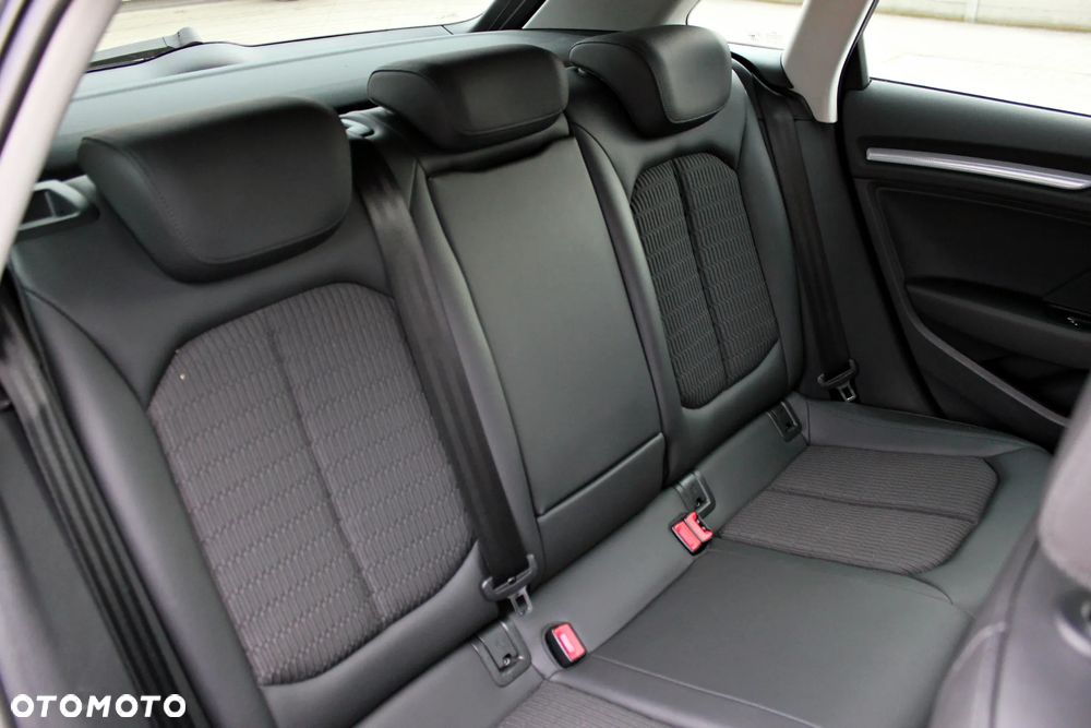 Audi A3 Sportback 1.4 TFSI Ambiente - 15