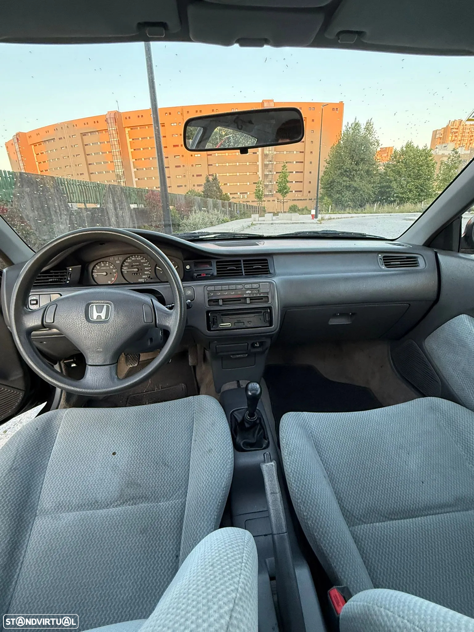 Honda Civic 1.5 LSi 16 V - 6