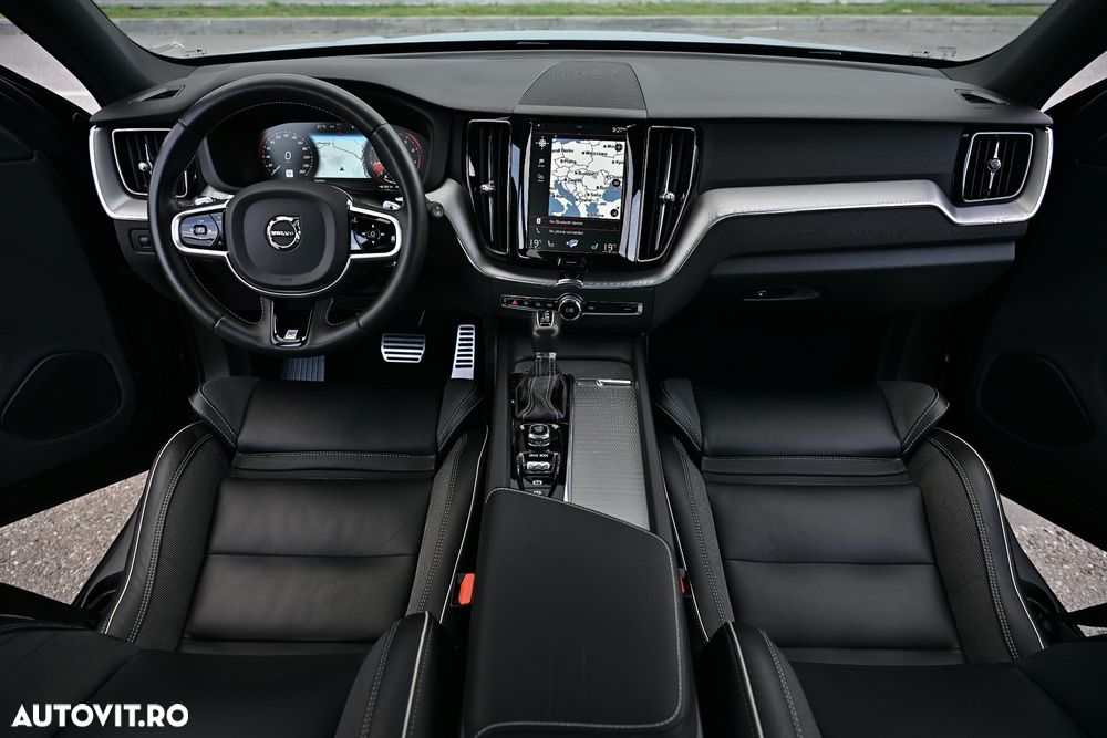 Volvo XC 60 T6 AWD Geartronic RDesign - 22