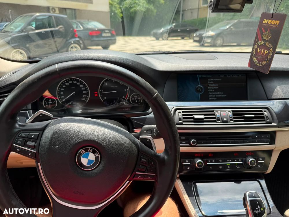 BMW Seria 5 525d xDrive - 12