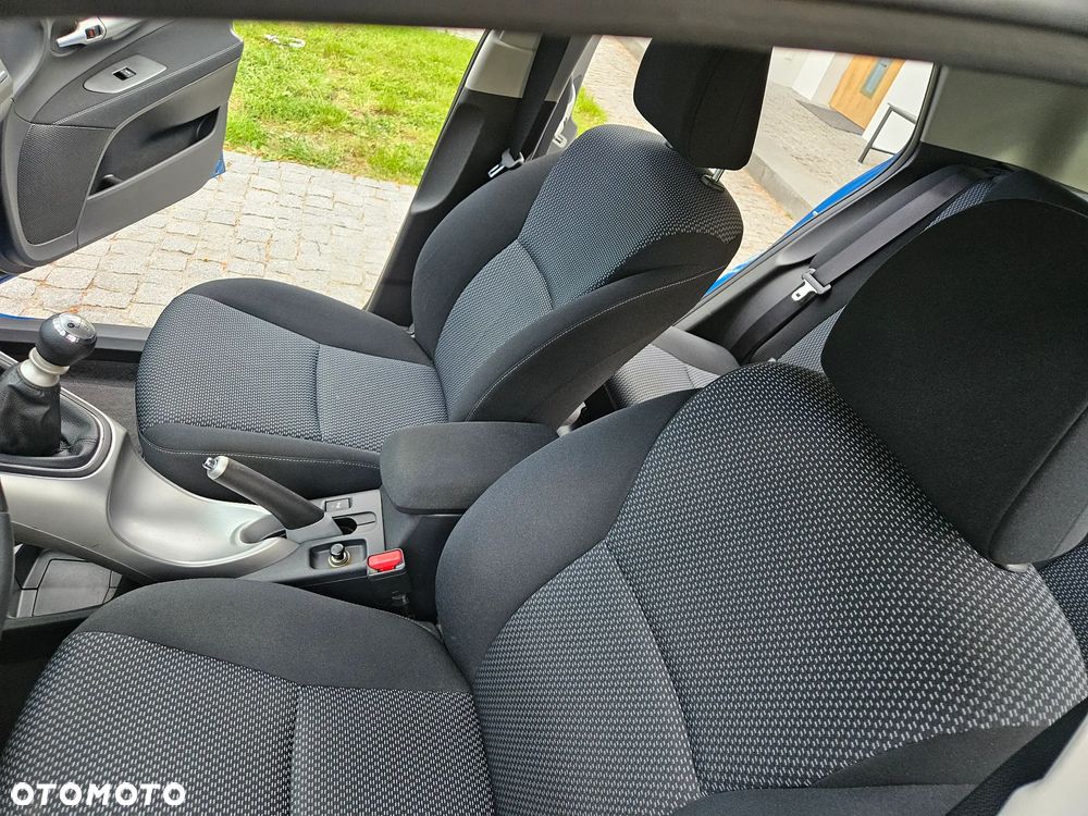 Toyota Auris 1.6 Sol - 21