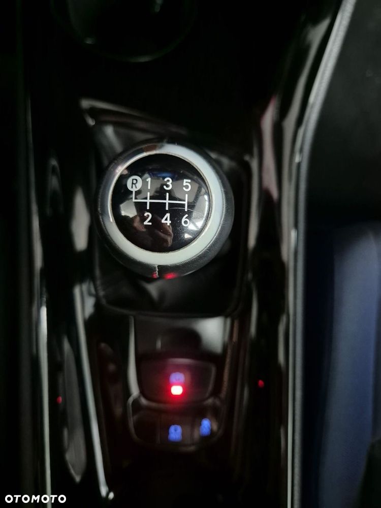 Toyota C-HR 1.2 T Dynamic - 24