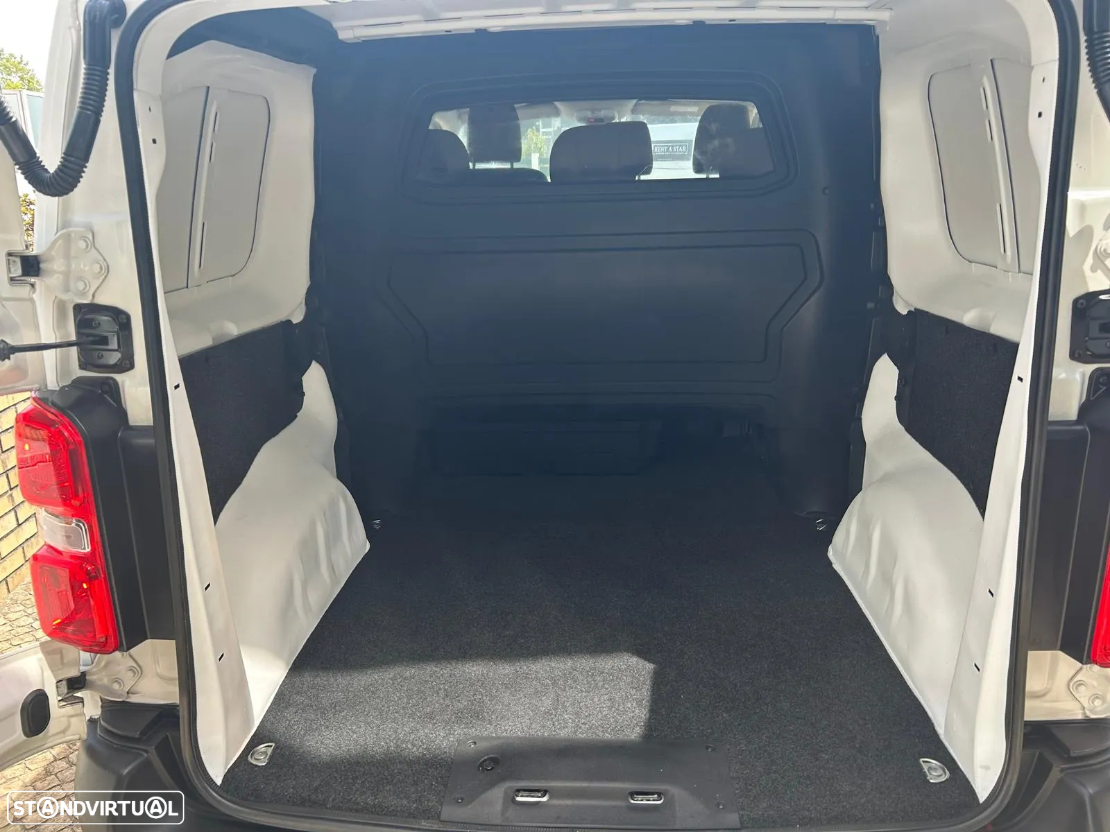 Toyota Proace 1.5 D-4D L1 6L - 8