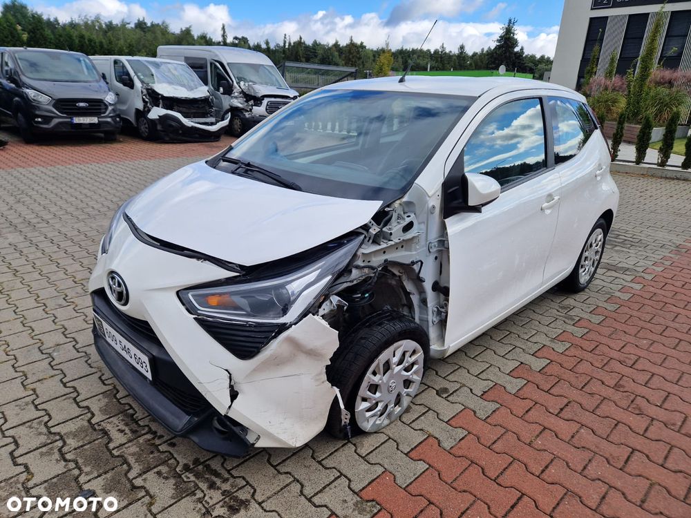 Toyota Aygo x-play - 8