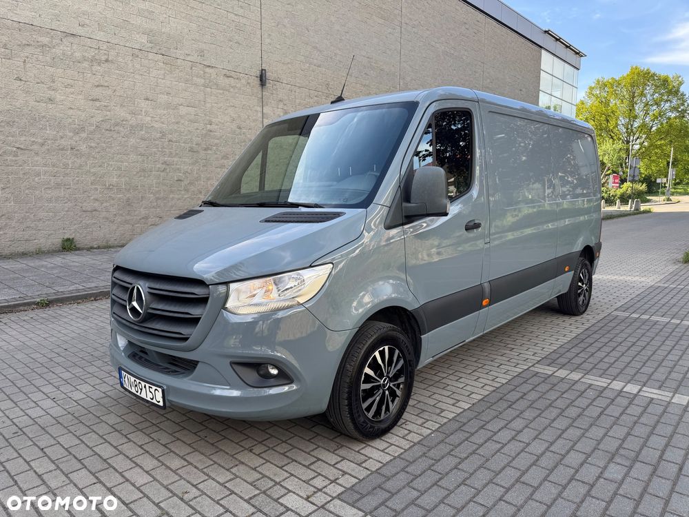 Mercedes-Benz Sprinter - 2