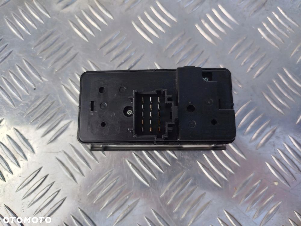 WŁĄCZNIK PRZEŁĄCZNIK PANEL ŚWIATEŁ SCANIA R - 3