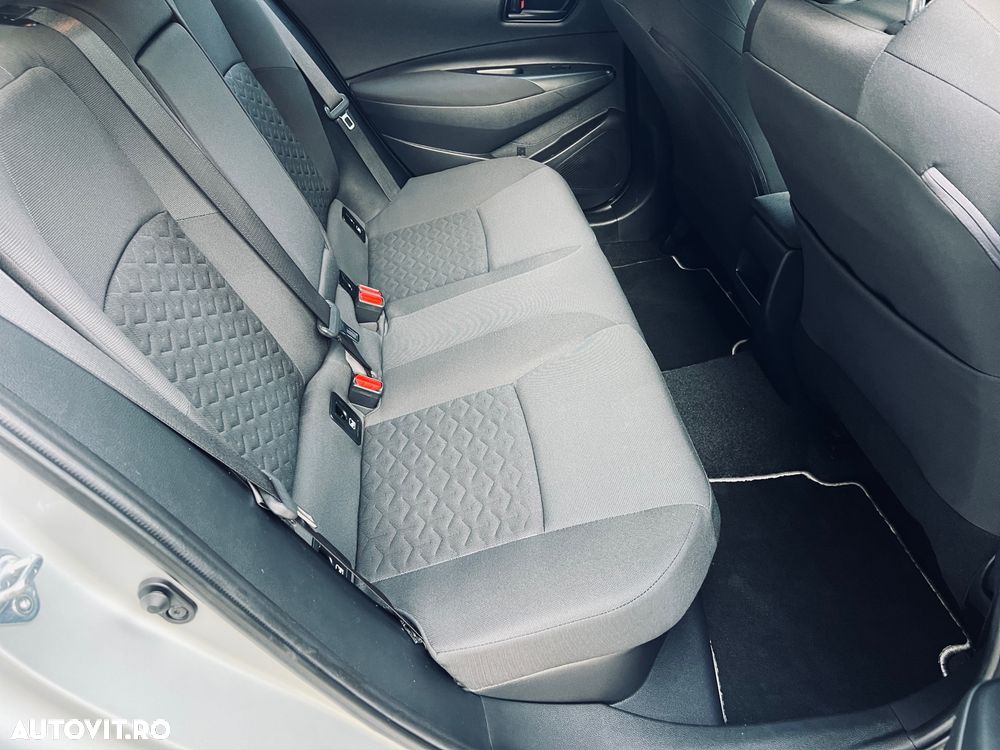Toyota Corolla 1.8 HSD Business Plus - 19