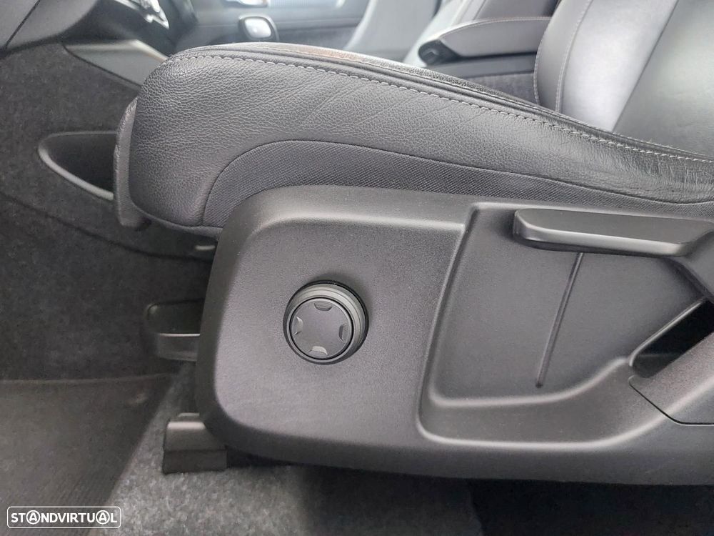 Volvo XC 40 1.5 T2 Momentum Plus - 26