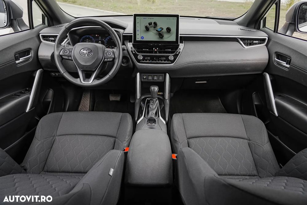 Toyota Corolla Cross - 12