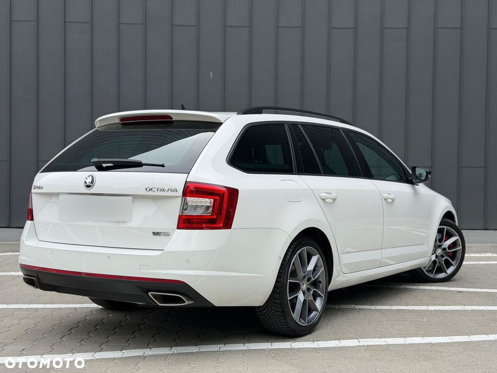 Skoda Octavia 2.0 TDI DSG RS - 10