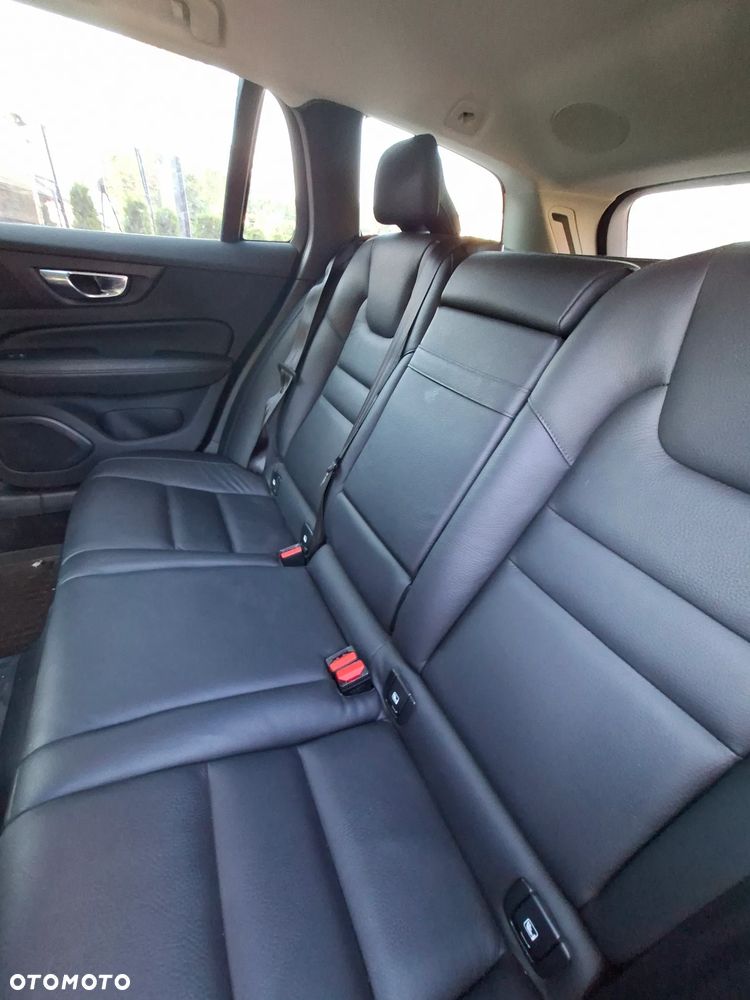 Volvo V60 Cross Country B4 D AWD Geartronic Pro - 13