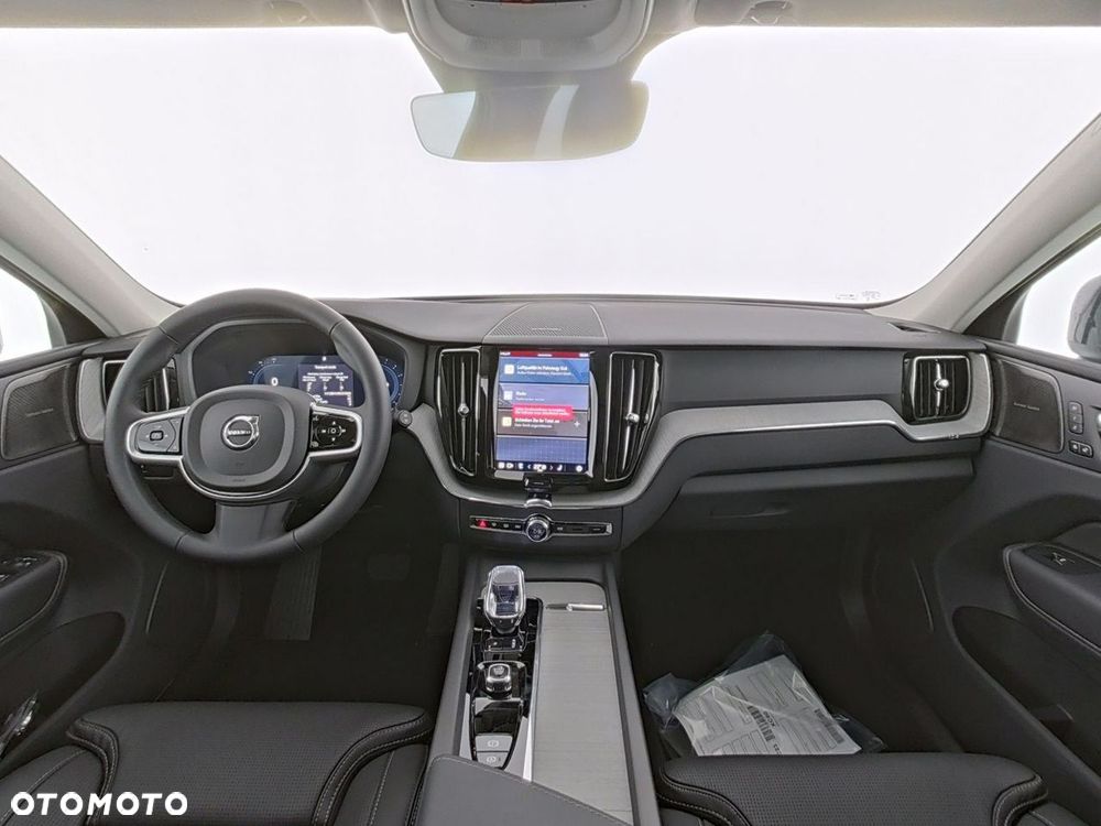 Volvo XC 60 B5 B AWD Plus Dark - 5