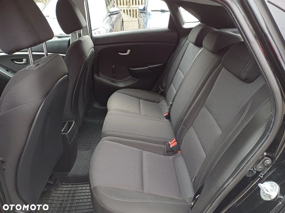 Hyundai i30 1.4 Classic + - 16