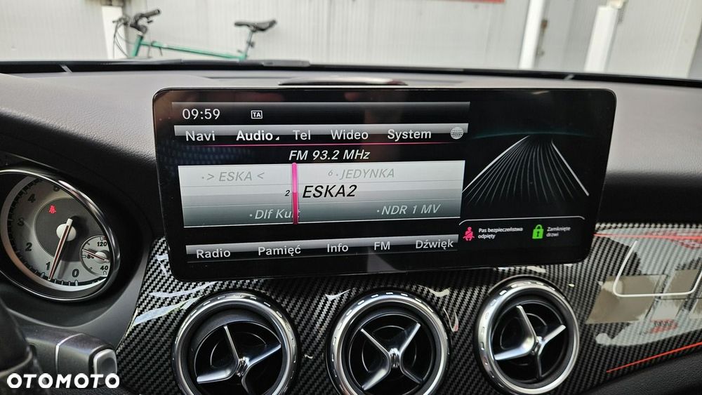 Mercedes-Benz GLA 250 4-Matic AMG Line - 33