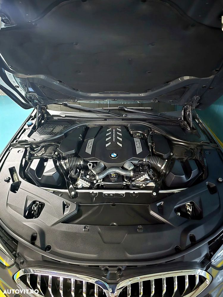 BMW M8 M850i xDrive - 19