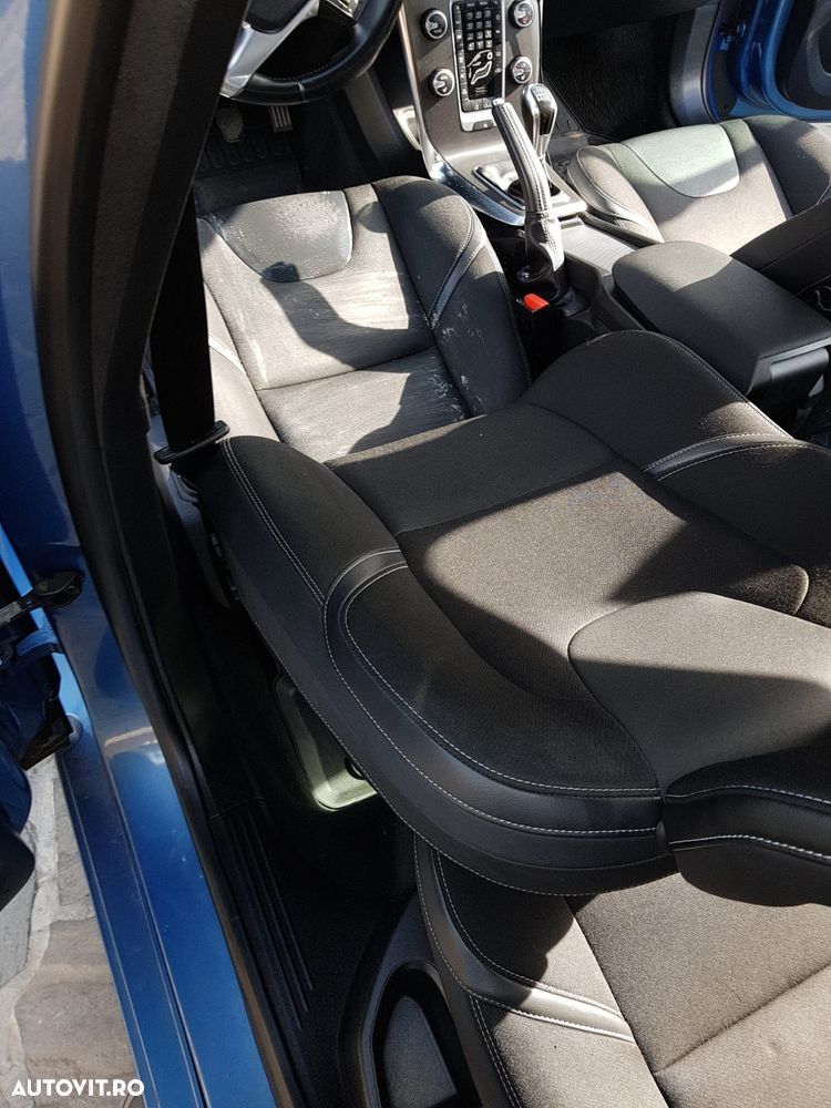 Volvo V40 D4 VEA Momentum - 5