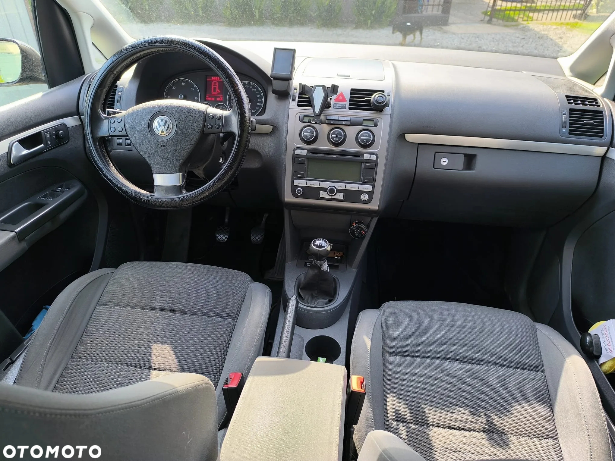 Volkswagen Touran 2.0 TDI DPF STYLE - 10