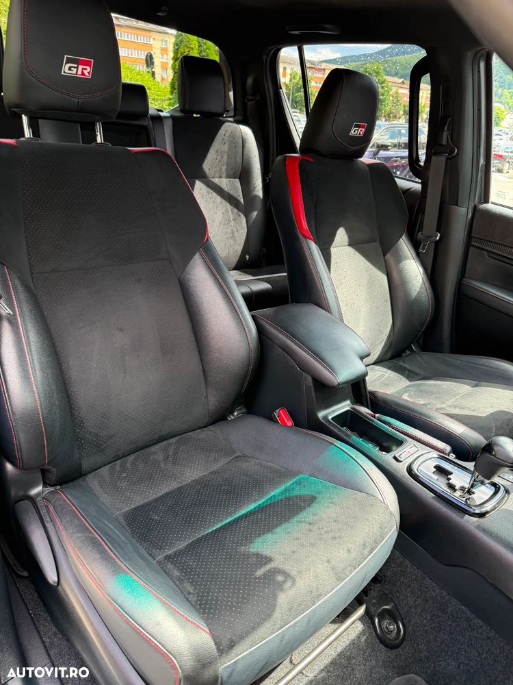 Toyota Hilux 2.8D 204CP 4x4 Double Cab AT GR Sport - 11