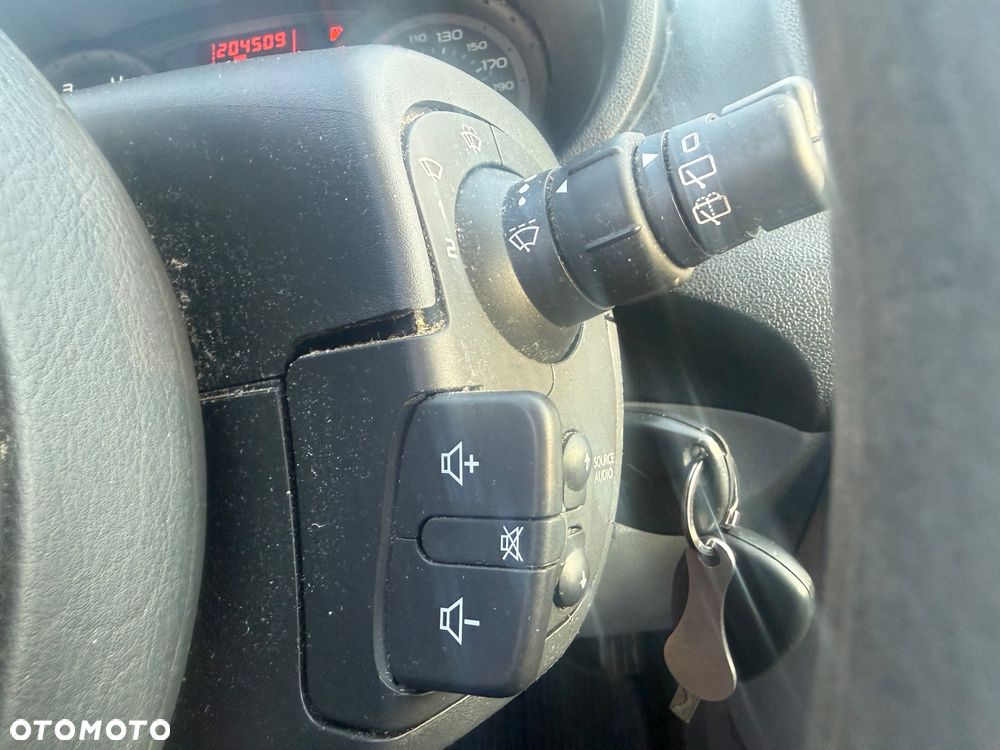 Renault Clio - 25