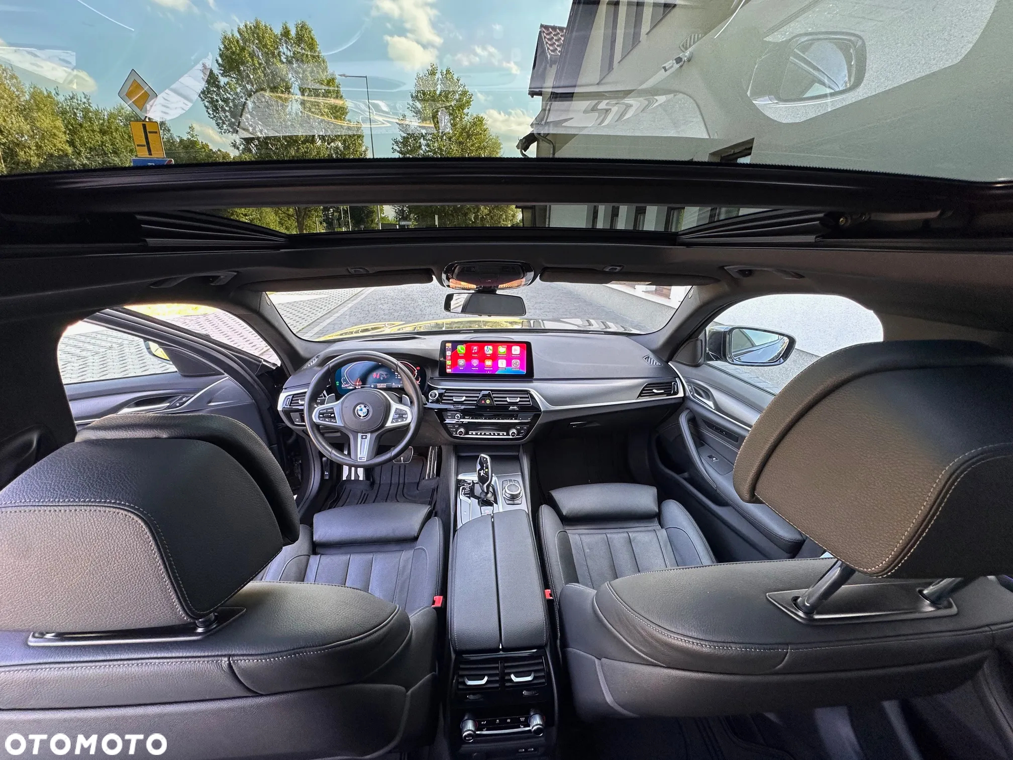 BMW Seria 5 520d xDrive Touring M Sport Edition - 7