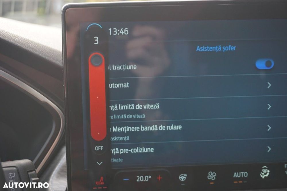 Ford Kuga 1.5 EcoBoost A8 FWD Titanium - 13