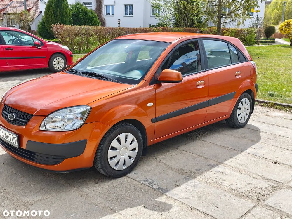 Kia Rio 1.4 Comfort - 1