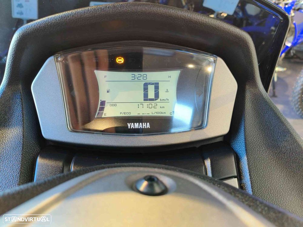 Yamaha NMAX 125 - 8