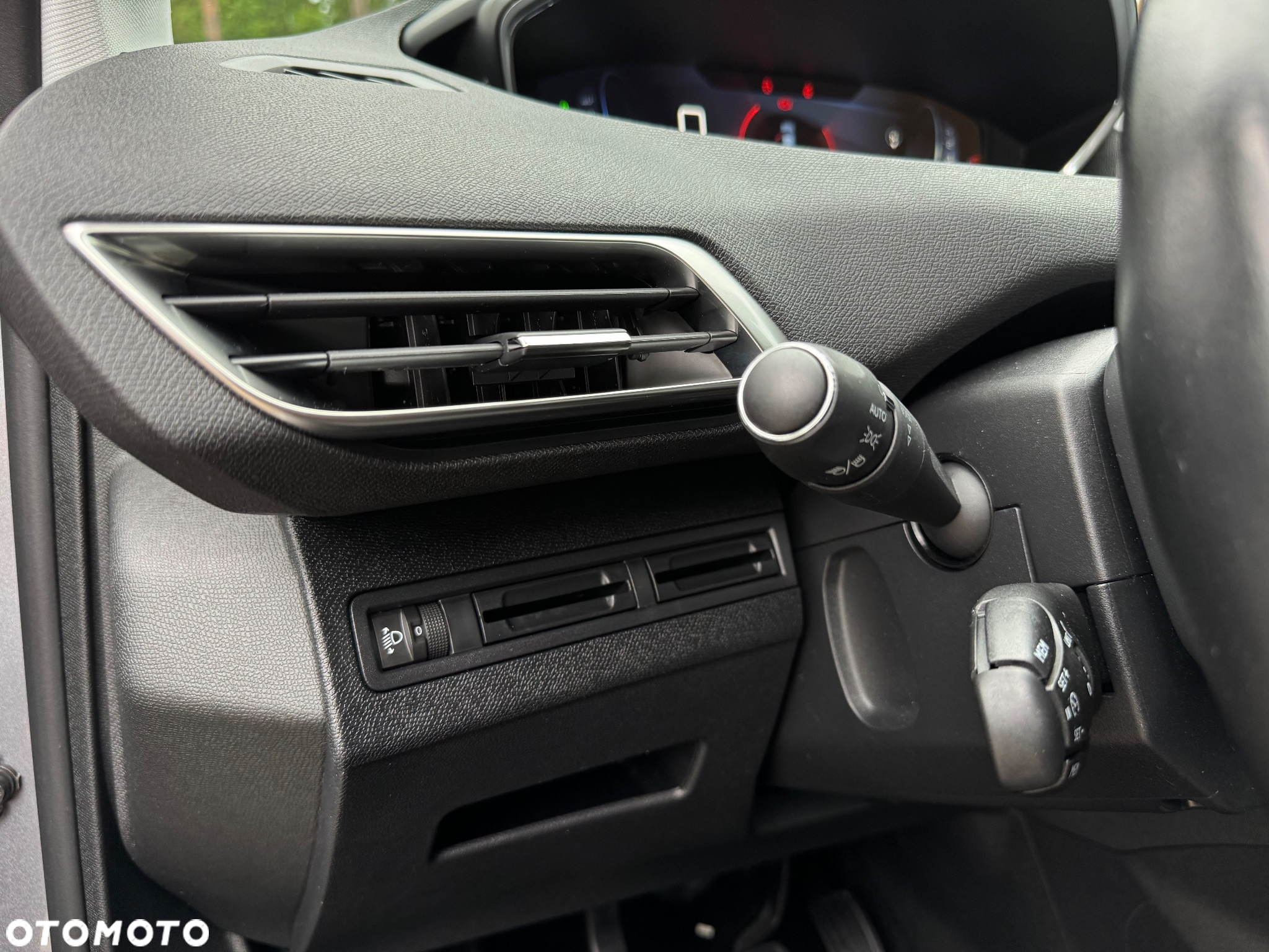 Peugeot 3008 PureTech 130 Stop & Start Allure - 11
