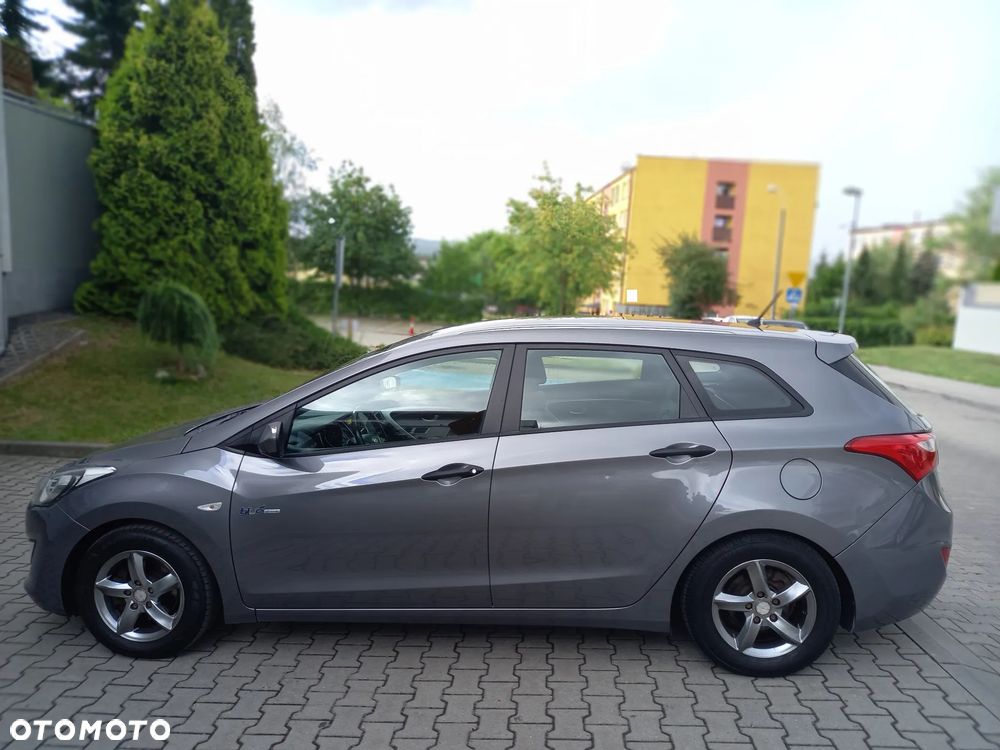 Hyundai i30 blue Kombi 1.6 CRDi Style - 7
