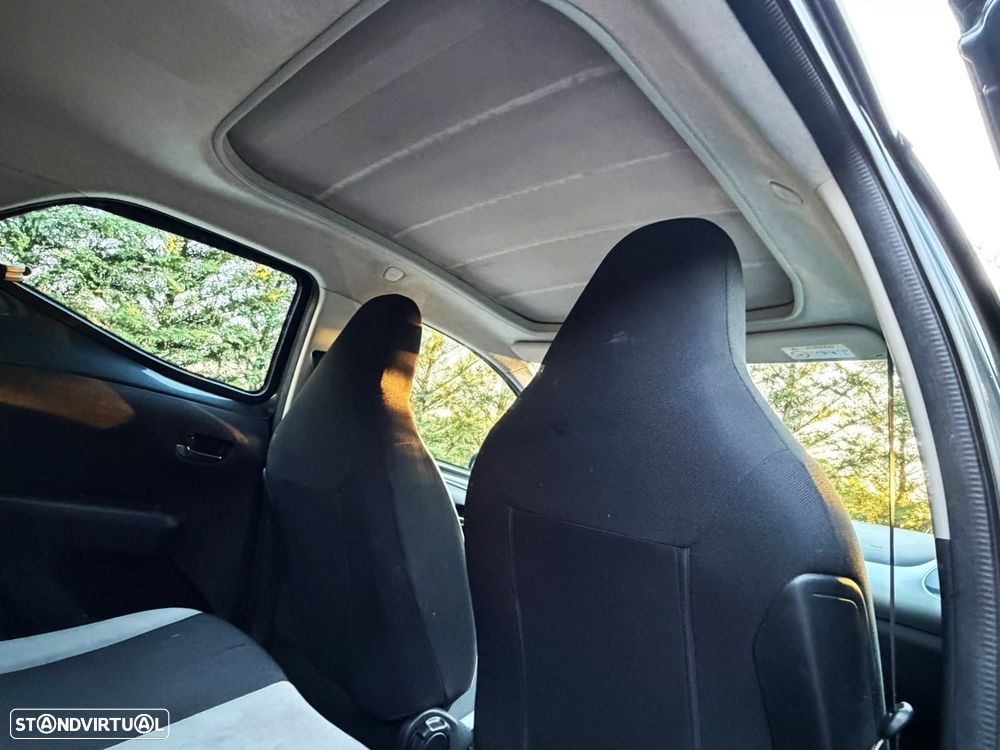 Toyota Aygo 1.0 X-Play - 16