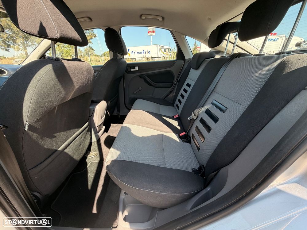 Ford Focus 1.6 TDCi ECOnetic - 9