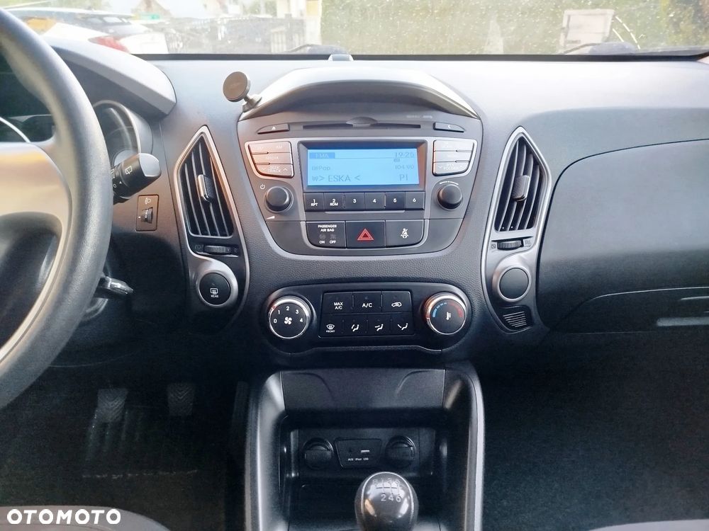 Hyundai ix35 1.6 2WD blue Trend - 14