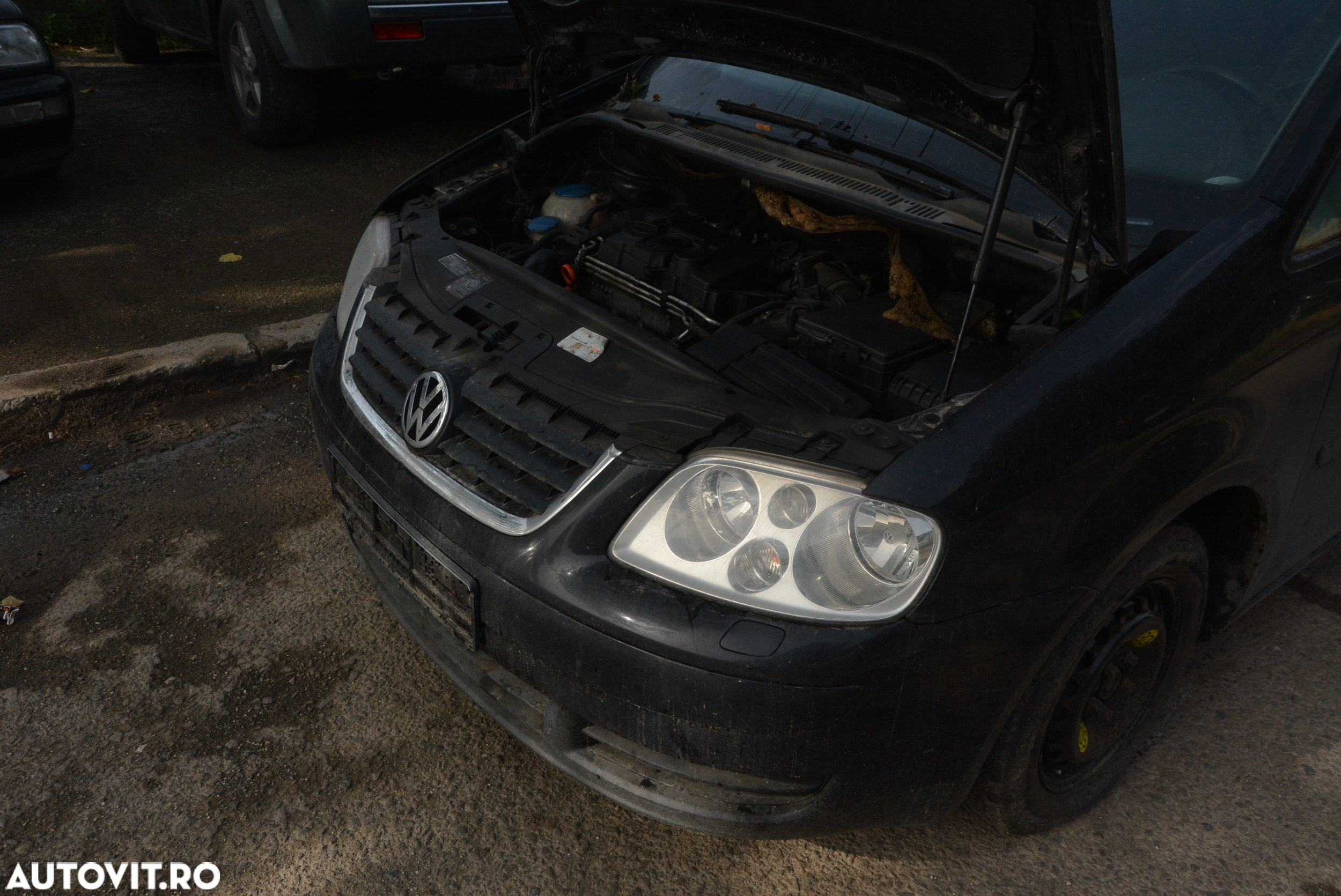 Dezmembrari  VW TOURAN (1T)  2003  > 2010 2.0 TDI Motorina - 13